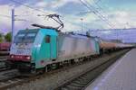 Am 24 Mai 2013 zieht CoBRa 2807 ein Gaskesselwagenzug durch 's-Hertogenbosch.