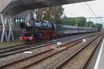 SSN 01 1075 steht am Schl�ss den letzten Dampfpendelzuges von Terug naar Toen des Tages nach Beekbergen in Dieren am 6 September 2025. 
