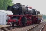 W�hrend  terug naar Toen  steht VSM 41 241 in Loenen und geniesst die Sonnenschein.