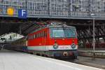Die 1142 704-6 (A-CBB 91 81 1142 704-6) der Centralbahn AG mit dem Partyzug Eurostrand Fun Express (DPF 2769 - Rheine nach Wittlich) f�hrt am 29.08.2014 vom Hbf K�ln weiter in Richtung Wittlich.