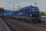 CargoUnit 5 370 037 'WOITEK'  verlasst am Abend von 27 Mai 2025 Decin lh.n. mit ein Ceska-Trebova KLV von Metrans.