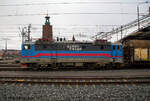 Die Green Cargo  Rc4 1163 (91 74 000 1163-6 S-GC) fährt am 21.03.2019 mit einem Güterzug durch Stockholm Central.