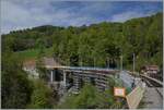 Noch einmal ein Blick auf das Baye de Clarens Viadukt und unten, mitten im Bild den deutlichen Hinweis, das dort Fotografen (und andere) �berhaupt nicht zu suchen haben, was nat�rlich absolut
