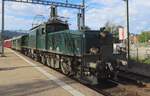 Bahnsteigschüss auf 14305 mit deren 1.Abfahrt nach Sissach aus Olten am 17 September 2023 und Ihren Fotograf dankt noch immer die Leute, die das vorderen Bereich der bahnsteig niedriger gemacht haben.