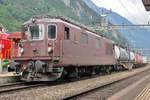 BLS 168 schiebt ein KLV in Erstfeld am 6 Juni 2015.