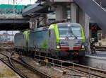   In Doppeltraktion erreichen zwei Siemens Vectron MS der BLS Cargo, die BLS Cargo 407 (91 85 4475 407-3 CH-BLSC) und die BLS Cargo 406 (91 85 4475 406-5 CH-BLSC) am 28.12.2017 den Bahnhof Weil am