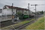 Die kleine LEB G 3/3 Dampflok  Bercher  (Baujahr 1890) ist wieder vor ihrem Zug der in Kürze abfahren wird.