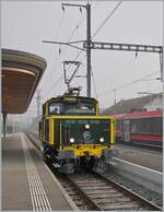 Die SNCF C 20155 UIC N° 97 85 1 932-0 (ex SBB Ee 3/3 II 16515, ex SNCF C 20155) des Verein  Team C-20155  steht am Bahnsteig in Balsthal.