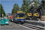 Der MON Tm4 (und weiter hinten eine Gem 2/2) auf dem aufwändig erneuerte Abstellgleis in St-Légier-Gare.