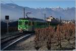 Der ASD BDe 4/4 402 mit seinem Bt 432 auf der Fahrt nach Aigle in den Weinbergen von Aigle.