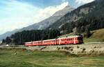 RhB Be 4/4 bei Bever im September 1989 am Tag der Jubiläumsveranstaltungen - siehe Fotografen in der Wiese.