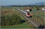 Bei Bolken, am ehemaligen Bahnwärterhäuschen vorbei, fährt ein ICN 500 auf dem Weg vom Lac Léman zum Bodensee durchs Mittelland.