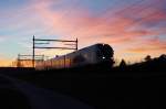 SBB: Regionalzug Biel-Olten in der Abenddämmerung bei Niederbipp am 22.