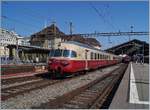 Noch einmal der SBB Historic RAe TEE II 1053, diesmal bei seiner Abfahrt in Lausanne in Richtung Biel/Bienne.