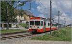 Nachdem der BDe 4/4 La Sagne in Richtung La Chaux-de-Fonds verlassen hat und bereits nicht mehr zu sehen ist, macht sich auch der BDe 4/4 N° 8 auf den Weg, um sein Ziel Les Ponts de Martel zu