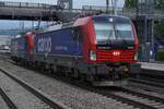 SBBCI 193 072 zieht ein Schwesterlok durch Rotkreuz am 15 Mai 2026.