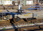 Detailbild von dem sechsachsigen Gelenk-Taschenwagen (Doppeltaschenwagen Typ T3000es in Gelenkbauart ) der Gattung Sdggmrss (33 85 4992 447-4 CH-HUPAC) am 29.12.2017 im Bahnhof Weil am Rhein.