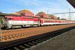 Am 29 Mai 2015 steht ZSSK 754 072 in Leopoldov.