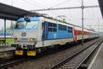 Etwas Regen traf am 26 Mai 2015 auf den CD 151 008 in Bohum�n ein.